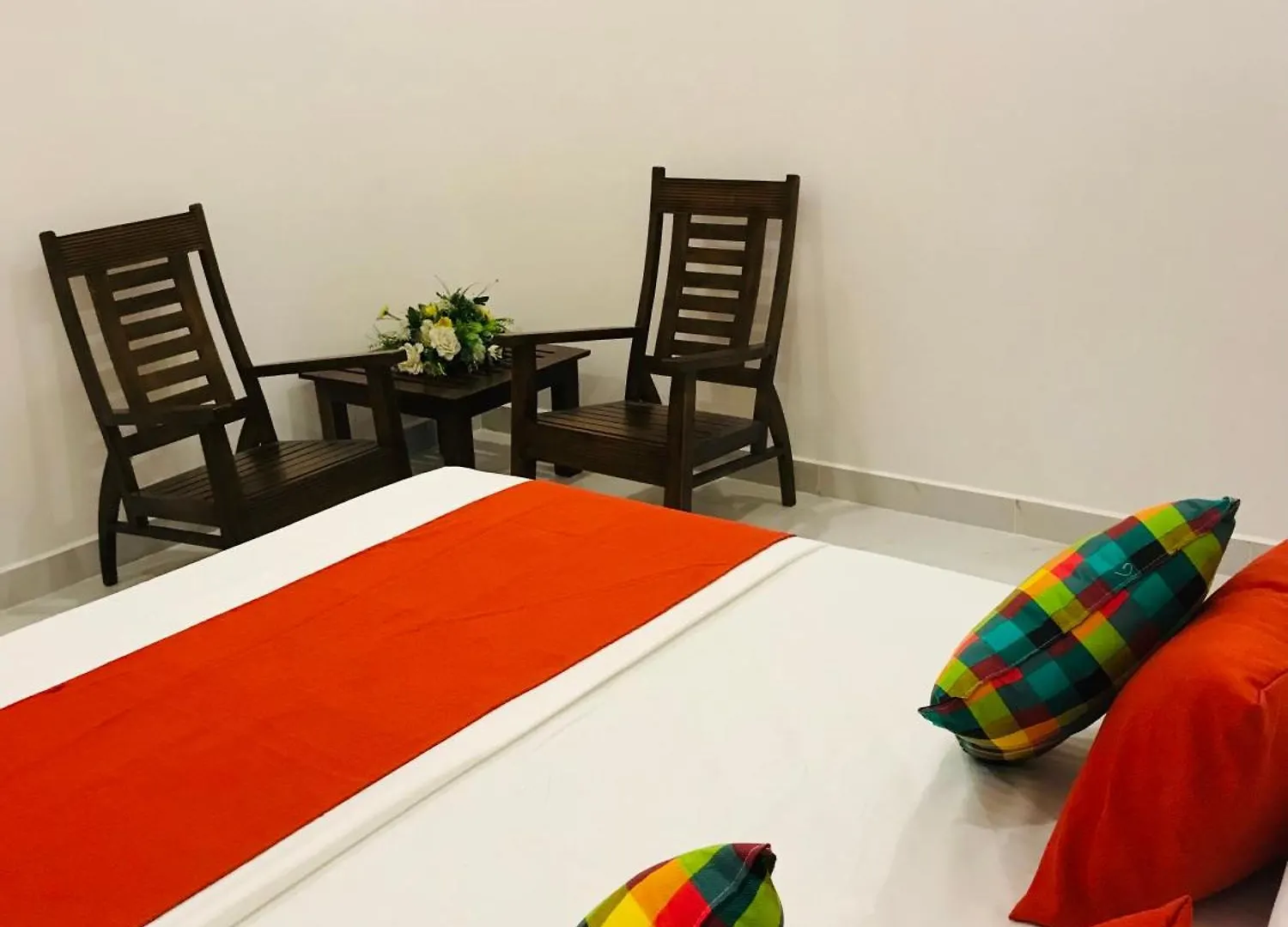 Sri White Villa Airport Boutique Hotel Katunayake Guest house