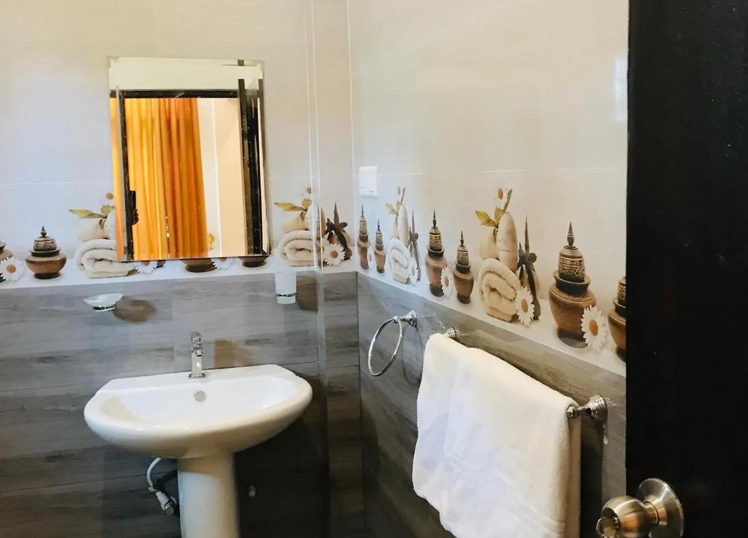 Sri White Villa Airport Boutique Hotel Katunayake 0*,