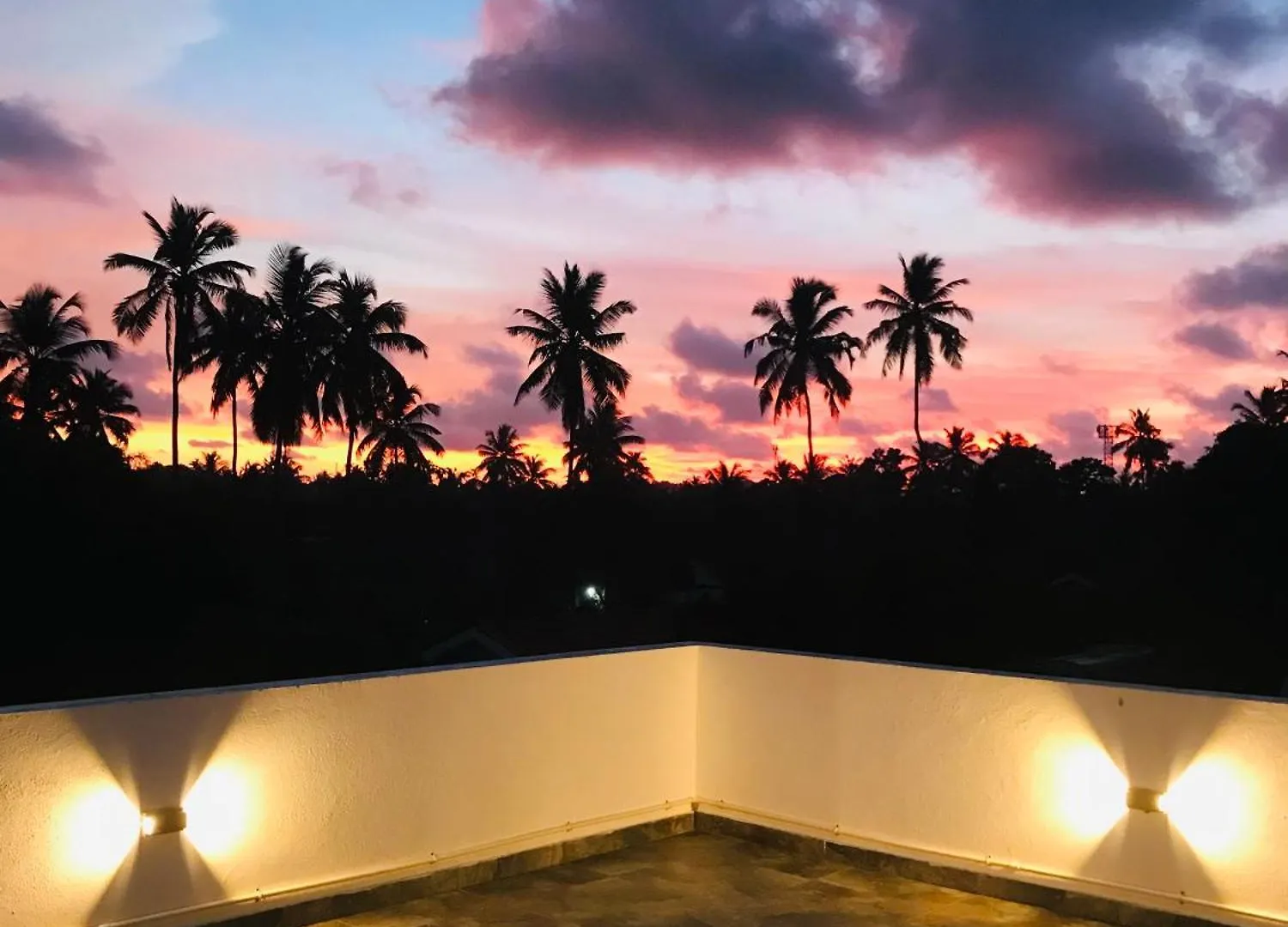 Sri White Villa Airport Boutique Hotel Katunayake
