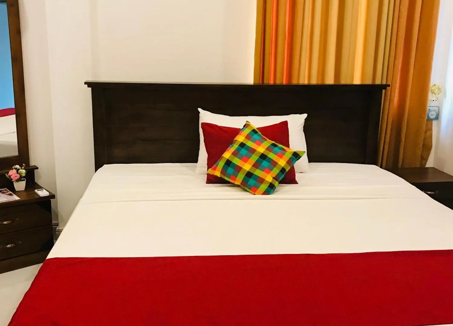 Sri White Villa Airport Boutique Hotel Katunayake 0*,