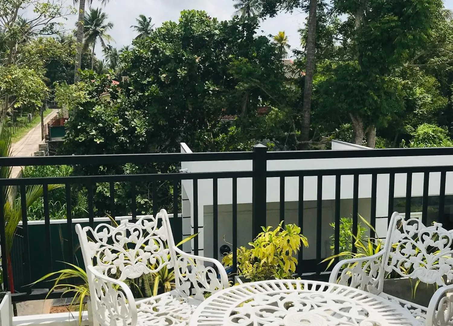 Guest house Sri White Villa Airport Boutique Hotel Katunayake