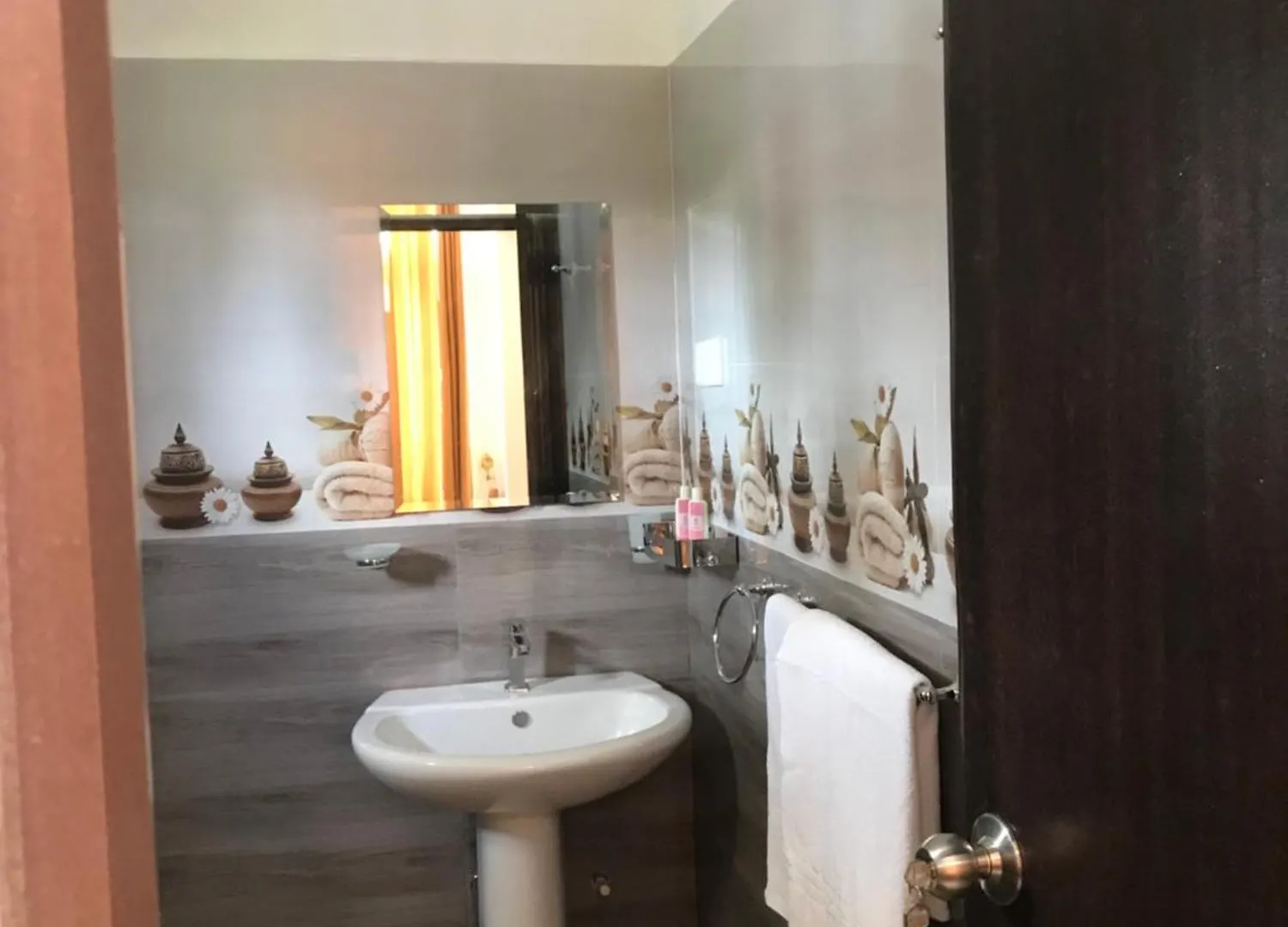 Guest house Sri White Villa Airport Boutique Hotel Katunayake