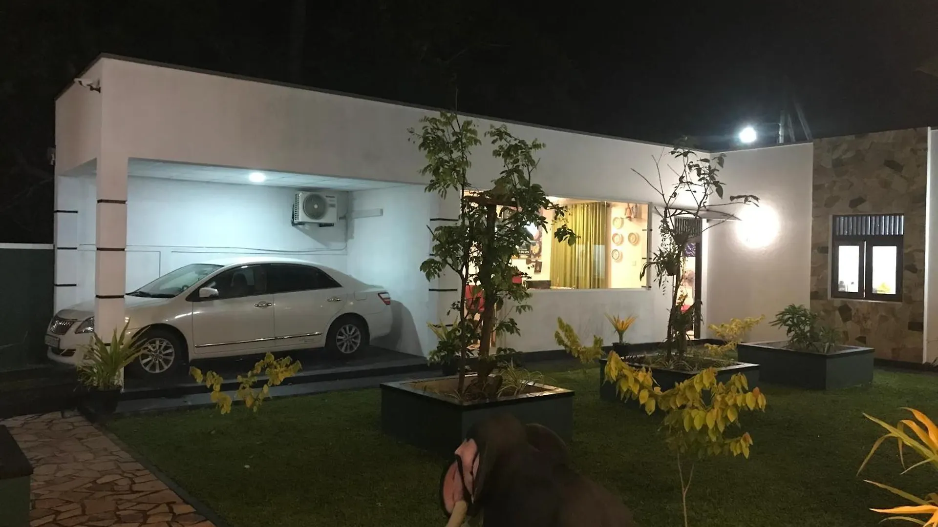 Sri White Villa Airport Boutique Hotel Katunayake Sri Lanka