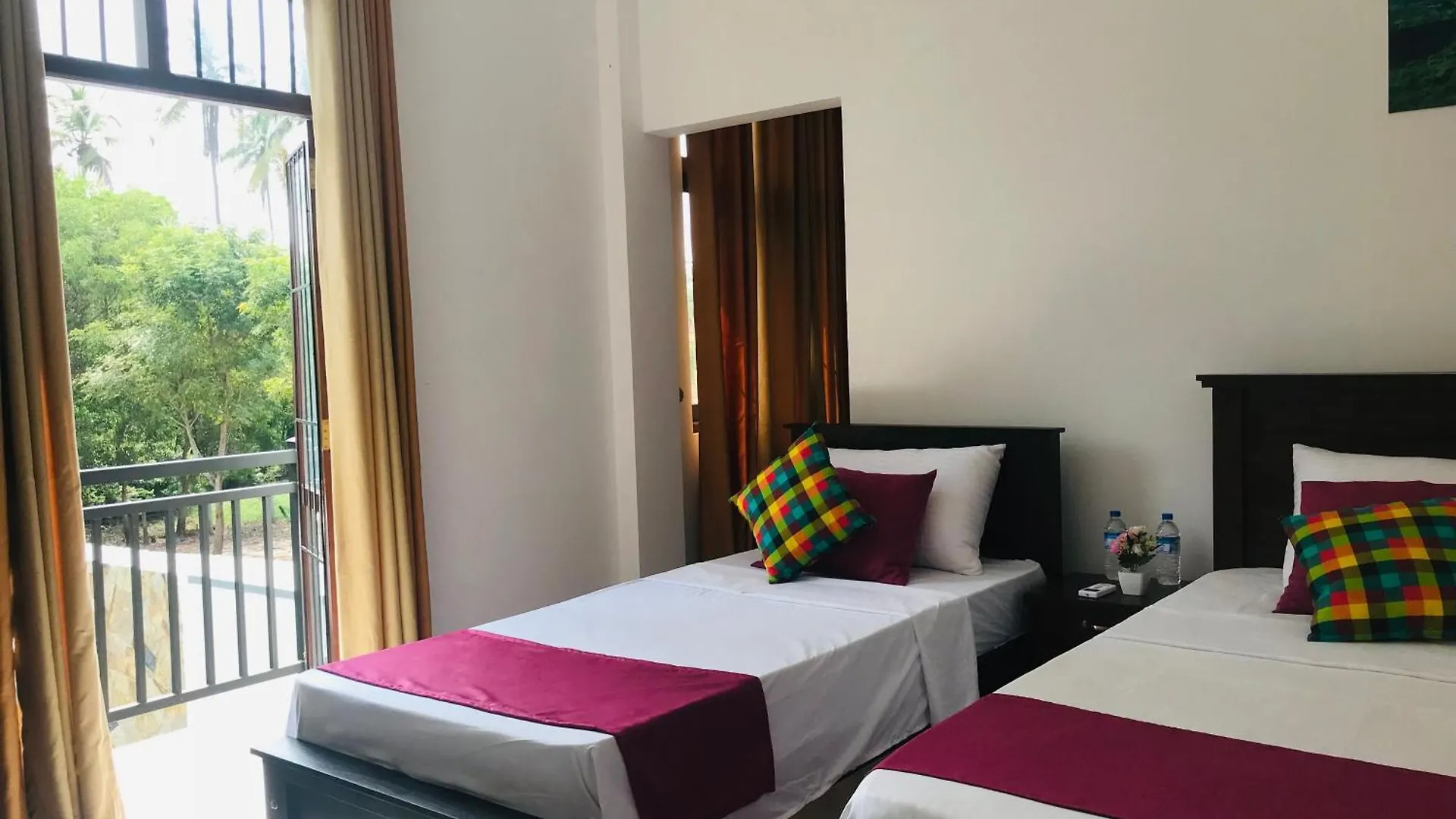 Sri White Villa Airport Boutique Hotel Katunayake 0*,  Sri Lanka