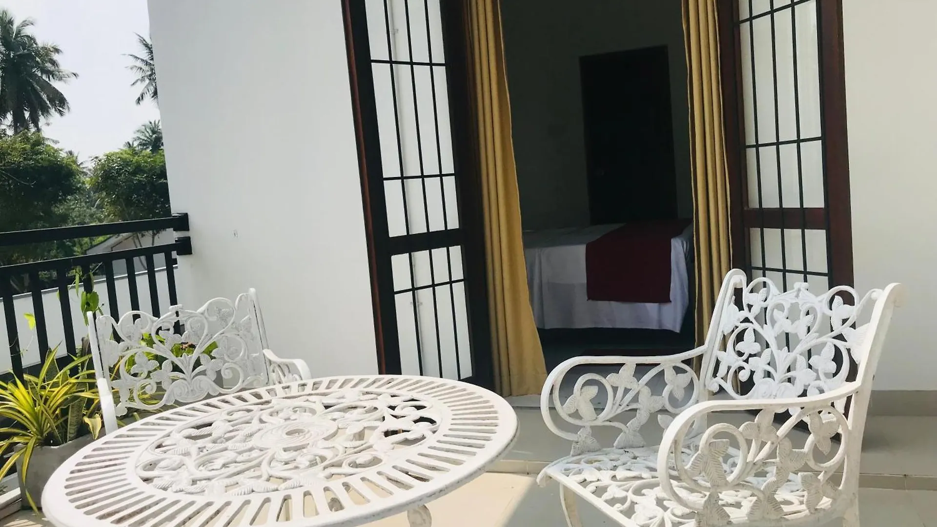 Guest house Sri White Villa Airport Boutique Hotel Katunayake Sri Lanka